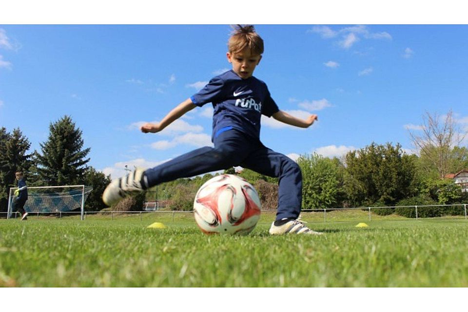 Die Kids beim Schusstraining. F: Horozovic