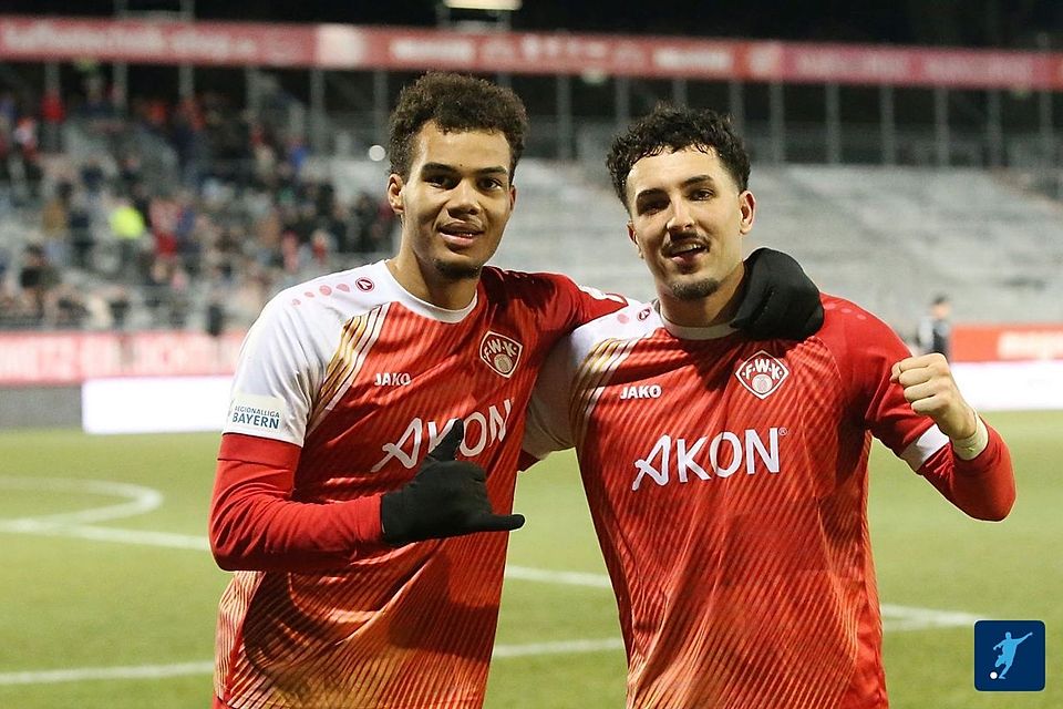 Jermain Nischalke (li.) hat sich bislang als die erhoffte Verstärkung erwiesen und schon sieben Treffer auf dem Konto.