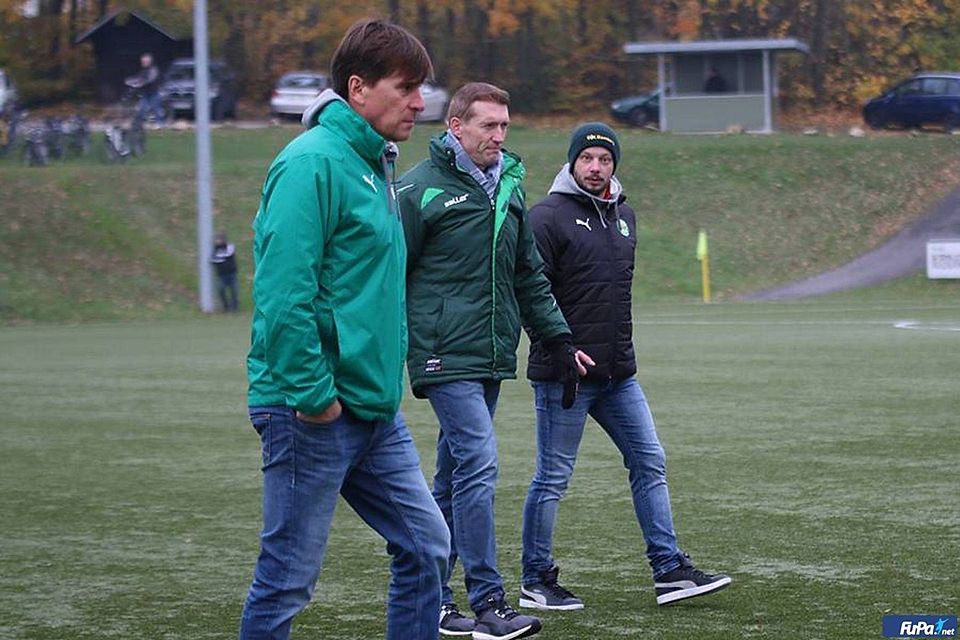 Darf auf eine neue Unterstützung im Trainerteam bauen: Trainer Rolf Vitzthum (li.)