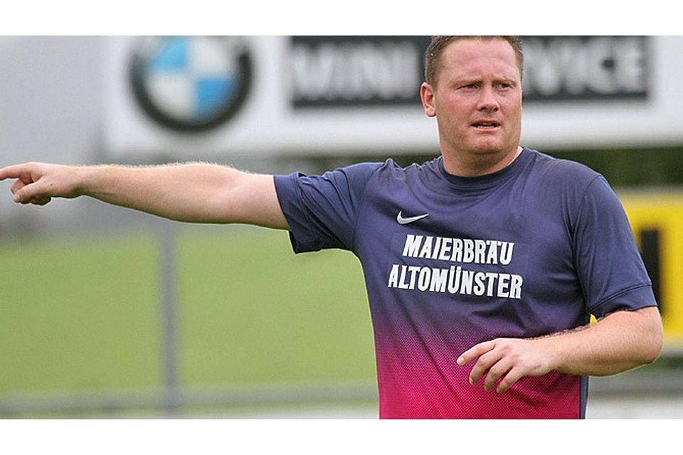 Er weiß wo das Tor steht: Thomas Nöbel soll als Spielertrainer den FC Laimering-Rieden aus den Tabellenkeller schießen.  Foto: Reinhold Rummel