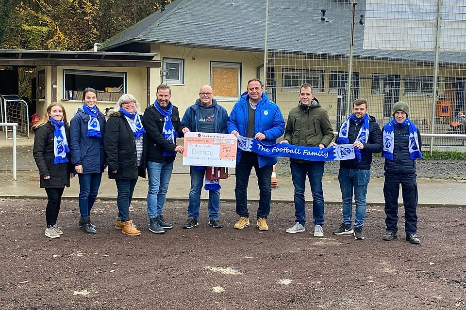 Die Delegation des SV Glehn zu Gast beim SV Dernau.