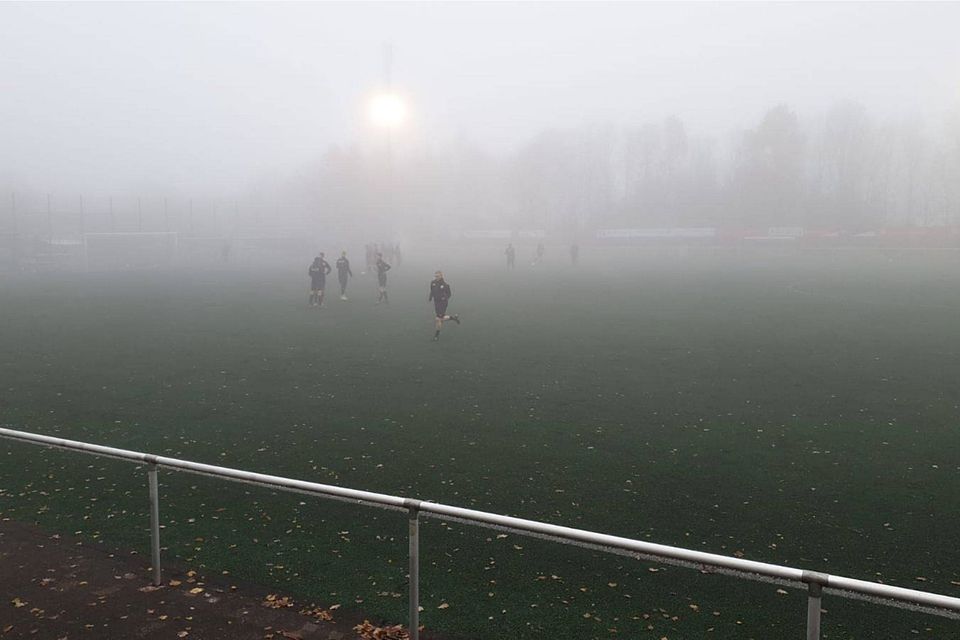 Der Nebel ließ in Dornberg kein Fußballspiel zu.