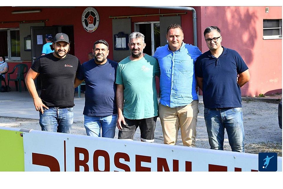 Bislang tragende Säulen im Verein: Vorstand Engin Simsek (zweiter von links), Sportlicher Leiter Onur Örs (li.) und Teammanager Yusuf Gülen (re.)