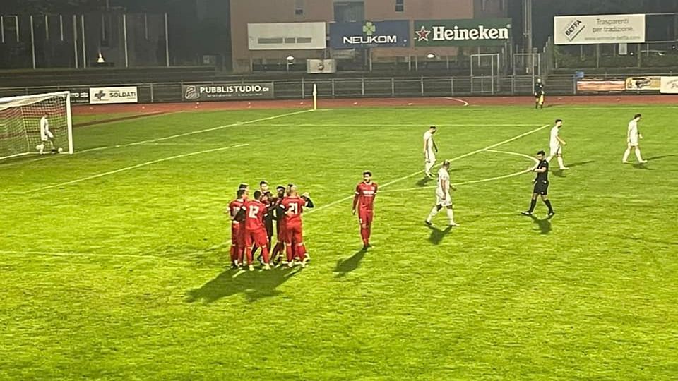 Da war die Welt noch in Ordnung: Lachen erzielt in Locarno bereits in der 3. Minute das 1:0, geht aber am Ende 1:5 unter.