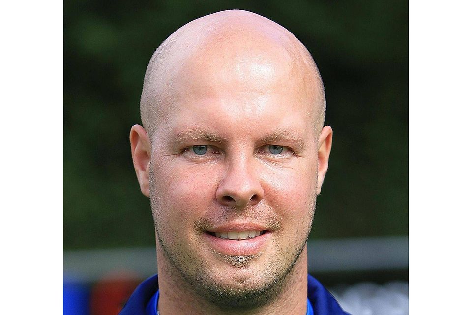 Daniel Schmid wird mit Immenstaad Meister und steigt in die Bezirksliga auf. Karl-Heinz Bodon