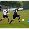 INTER-Stürmer Arlind Shoshi (hier rechts, Archivbild) setzte sich am vergangenen Samstag mit seinen Jungs gegen den VfL 96 Halle mit 2:0-Toren durch.