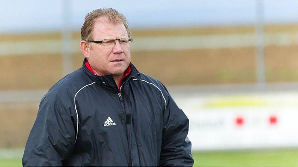 Ernst Flack muss am Saisonende beim FC Teisbach seinen Hut nehmen. F: Becherer