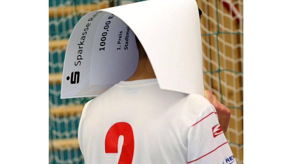 2013 ging der SSV Jahn mit dem Siegerscheck und dem Titel des Stadtmeisters vom Feld.  Foto: Brüssel