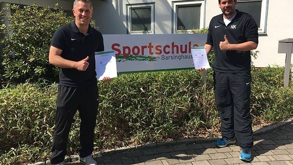 Kehren mit großartigen Erfahrungen und einer Trainer-B-Lizenz in die Elbmarsch zurück: Jan Flindt (links) und Nils Klaper