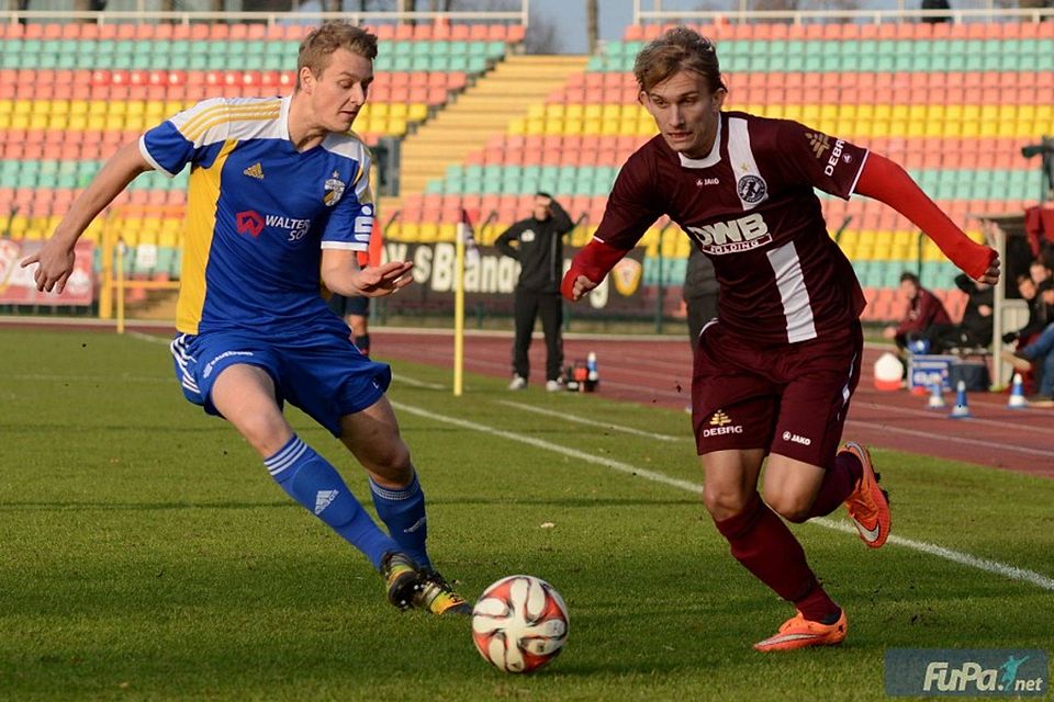 Lukas Novy im Spiel gegen den FC Carl Zeiss Jena. Fotos: Christoph Lehner