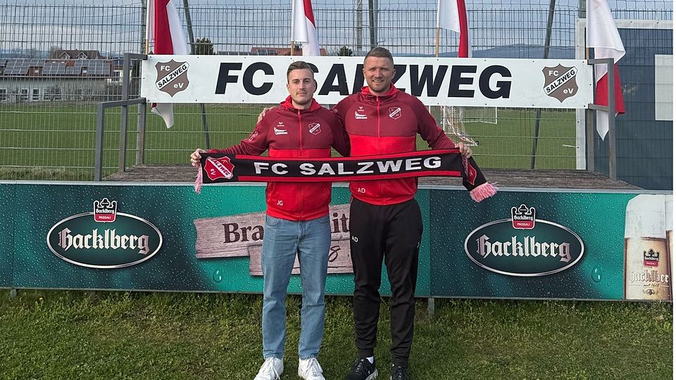 Timo Stadler (li.) mit FCS-Abteilungsleiter Andreas Dichtleder