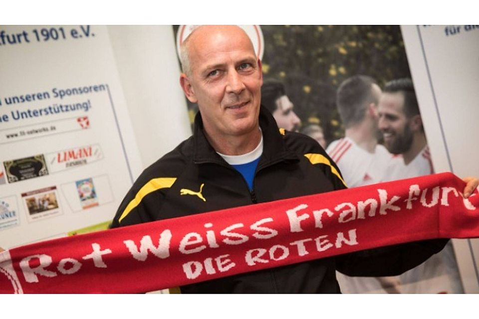 Kein bloßer PR-Gag: Fußball-Legende Mario Basler übernimmt das Traineramt bei RW Frankfurt. Die Vereinsfarben kennt er ja noch aus Kaiserslautern.	Foto: dpa