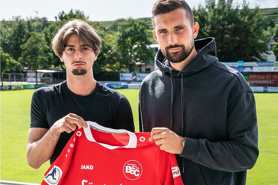 li. Dritan Maqkaj und re. der Sportliche Leiter des Bahlinger SC, Walter Adam.