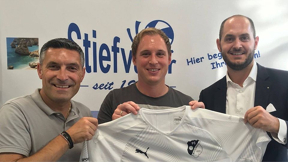 "Toll, dass es mit Patrick geklappt hat": Teammanager Antonio Ratto und Sportvorstand Kevin Pabst (rechts) nehmen Patrick Sorg in die Mitte