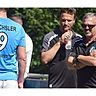 Marco Löring (Mitte) und Gerald von Zehmen werden künftig nicht mehr gemeinsam an der Seitenlinie des Landesligisten SV Cosmos Aystetten stehen.	F.: Oliver Reiser