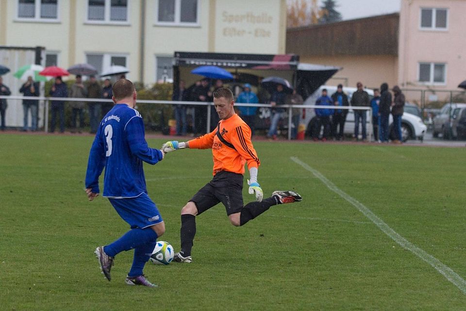 Keeper Rene Möbius (1. FC Weißenfels) hielt seinen Kasten im Topspiel der Süd-Staffel sauber.     F: Edel