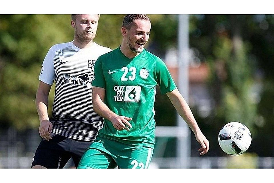 Nur der SV Zeilsheim, um Torschütze Selim Aljusevic (grün), hatte am achten Spieltag etwas zu lachen. F: Lorenz