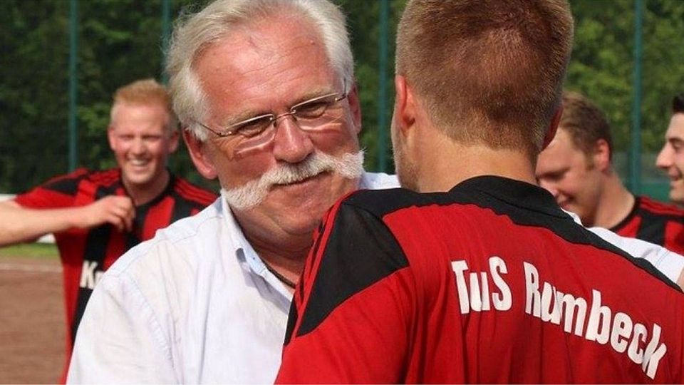 Geballte Erfahrung zurück auf der Trainerbank: Wolfgang Kersch übernimmt im Sommer A-Kreisligist TuS Rumbeck. Foto: Verein