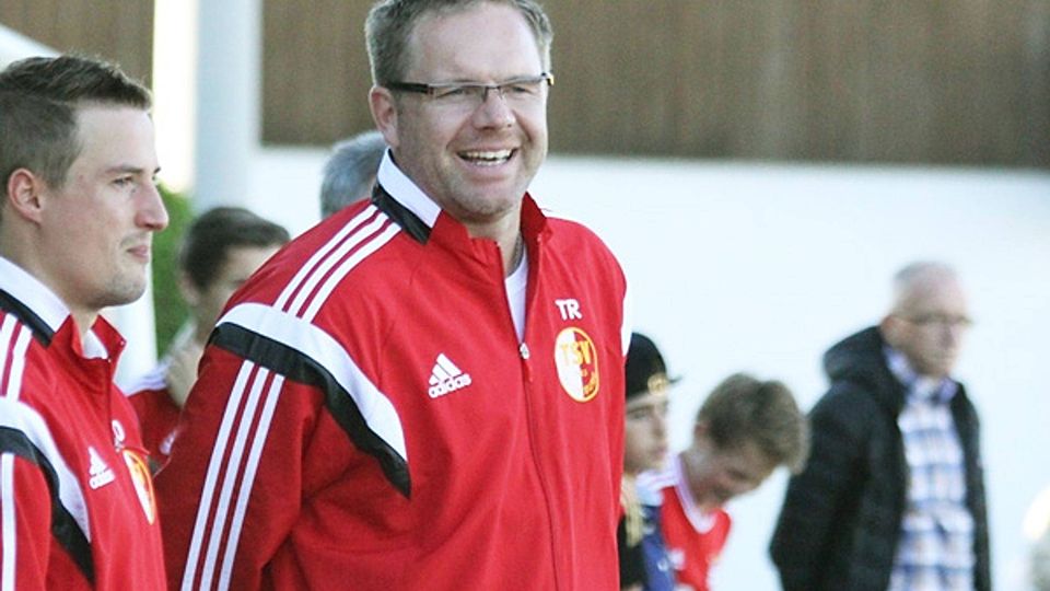 Gute Stimmung am Spielfeldrand: Christian Endler bleibt auch in der kommenden Saison Chefanweiser an der Vilsbiburger Trainerbank. F: Schmideder