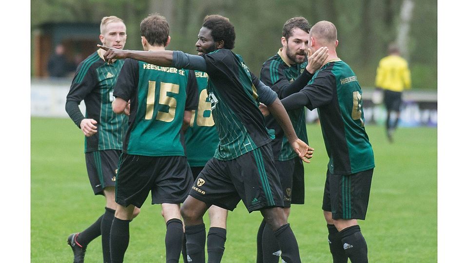 Erzielte den wichtigen Ausgleichstreffer für den Heeslinger SC: Stephen Famewo. Foto Demmer