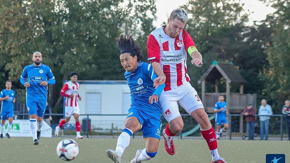 Tim Becker (re.) ist auch in dieser Saison wieder Kapitän des TuS 05 Oberpleis.