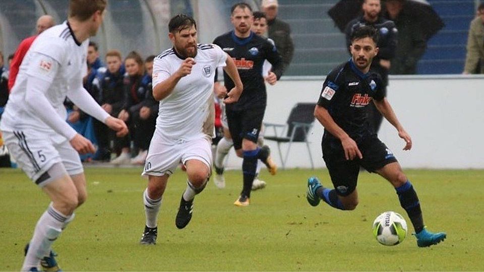 Kehrt vielleicht zurück: Paderborns Mustafa Dogan (r.) hat im Sommer keinen neuen Verein gefunden. Er trainiert wieder bei der U21 und könnte dem Team mit seinen Fähigkeiten deutlich weiterhelfen. F: Heinemann