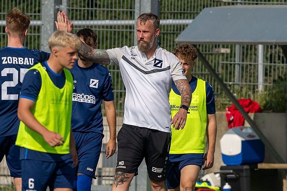 In der Vorsaison war Dörfer noch Trainer in Zorbau, stieg aber mit dem Verein aus der Oberliga ab.