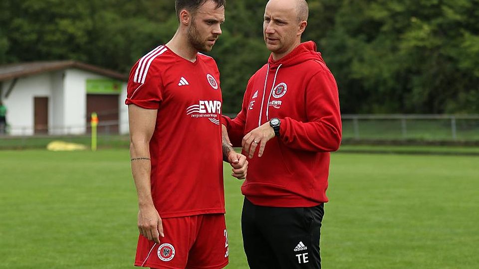 Unterhaltung zwischen TSG-Trainer Tobias Ehrenberg und einem seiner Leistungsträger, Marcell Öhler.