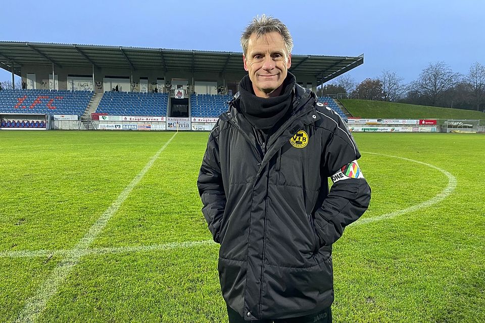 VfB-Coach Stefan Janßen setzte ein klares Zeichen im Stadion des 1. FC Kleve.