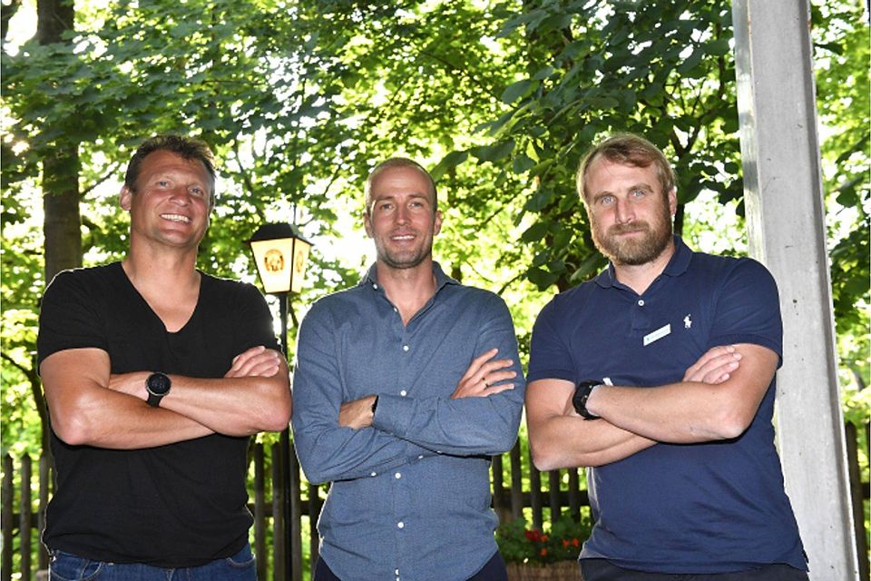 Drei Frontmänner des Münchner Fußballs: Haching-Trainer Claus Schromm (50), Sebastian Hoeneß (37, Bayern II) und Löwen-Coach Daniel Bierofka (40). Marcus Schlaf