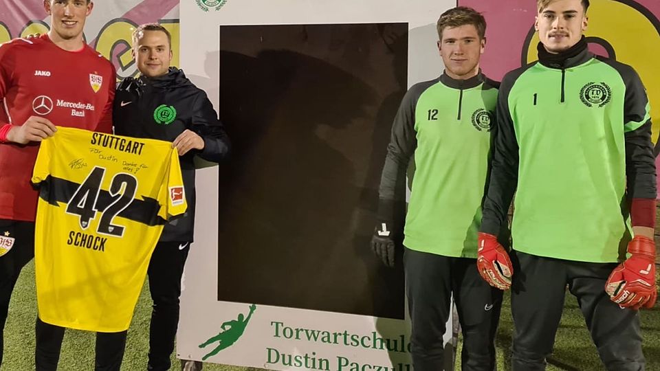 Stuttgart-Keeeper Florian Schock (l.) trainierte mit Dustin Paczulla, Max Nawrath und Robin Offhaus beim TVD Velbert. 