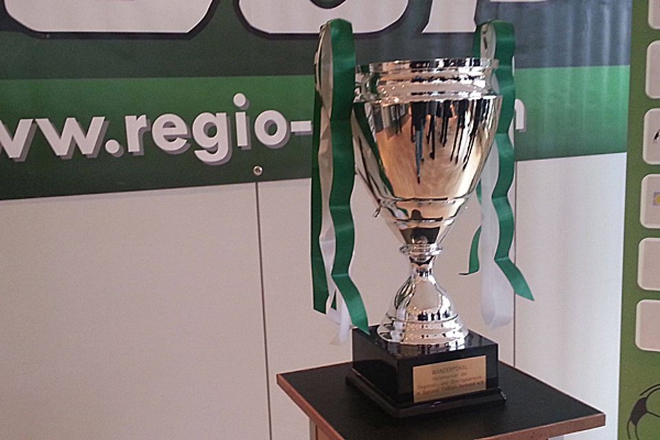 Das Objekt der Begierde: der Regio-Cup. Fotos: Anchuelo