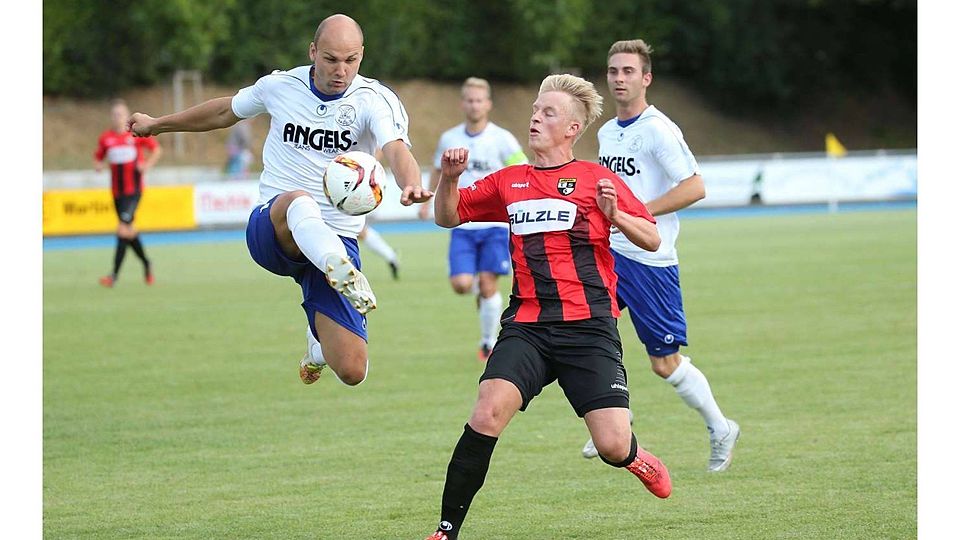 Marcel Schuon (links): Erneute Knieverletzung setzt den Nagolder Co-Trainer außer Gefecht Foto (Archiv): Eibner