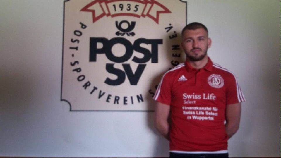 Kommt vom Post SV: Tarik Peters.