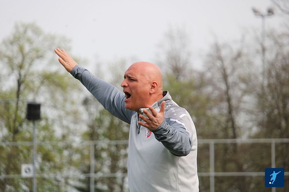 Volkan Uluc ist und bleibt Trainer beim Berliner AK.