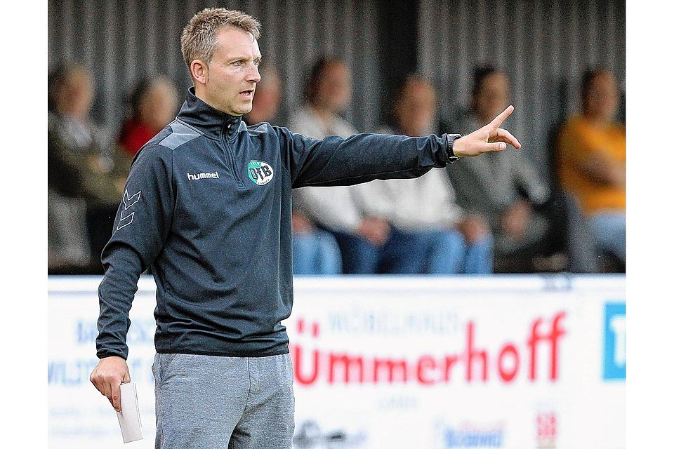 Gibt beim VfB Lübeck die Richtung vor: Trainer Denny Skwierczynski. Foto: objectivo/Kugel