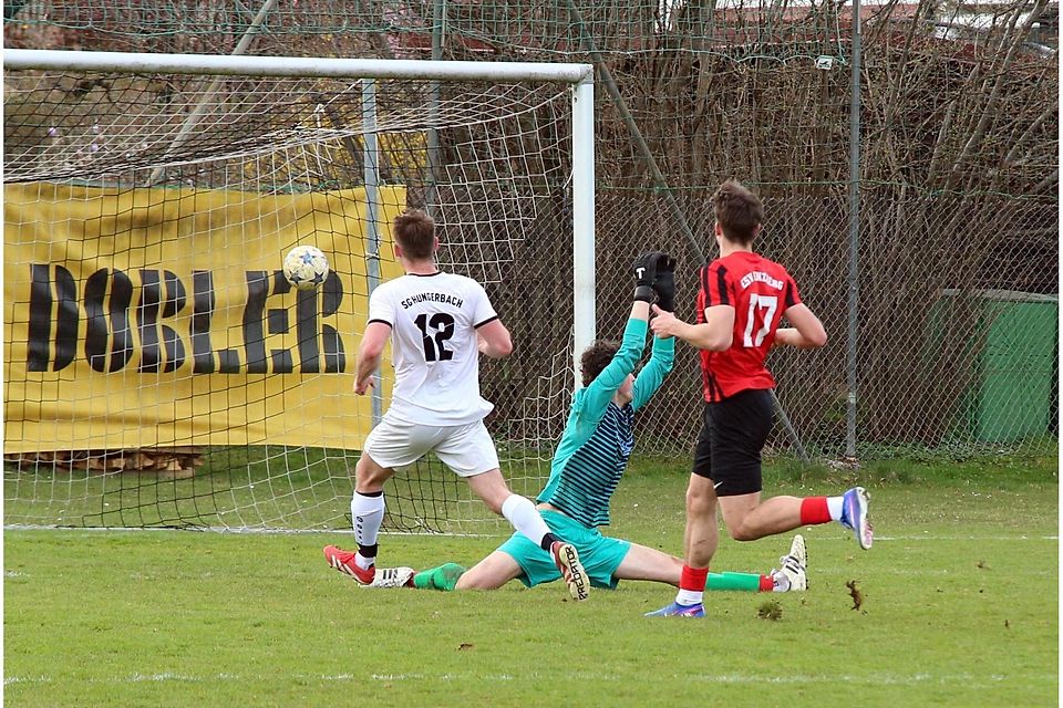 Michael Fülla bezwingt Tom Viertlböck zum 0-2