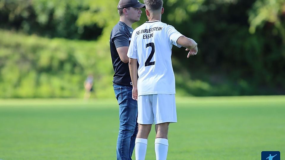 Für die SG Ihrlerstein/Essing läuft`s nach dem Aufstieg in der Kreisliga-Laaber noch nicht rund. Jetzt empfangen die "Brandler" um Trainer Christopher Kiendl (li.) den SV Ettenkofen zum Kellerduell.