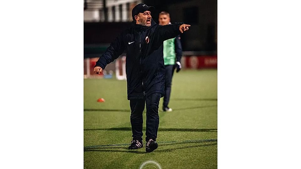 Weiter das Überraschungsteam der Liga: Der FC Teutonia 05, angeführt von Trainer Mehdi Madani.