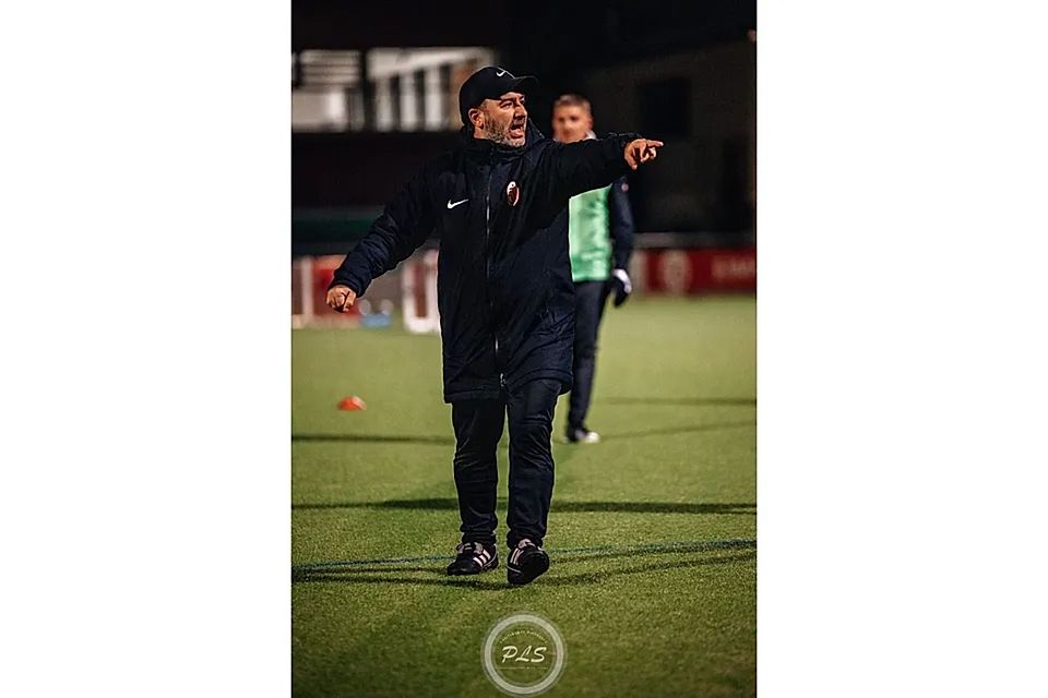 Weiter das Überraschungsteam der Liga: Der FC Teutonia 05, angeführt von Trainer Mehdi Madani.