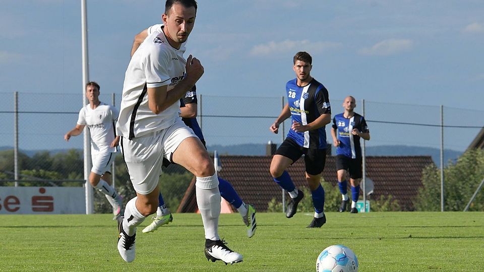 Leo Beqaj und der FC Pielenhofen-Adlersberg warten noch auf den ersten Punktgewinn. Klappt es gegen Aufsteiger Töging?