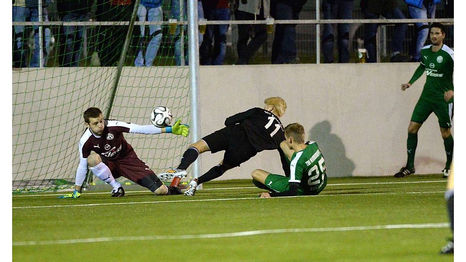 Im direkten Duell zwischen Neudrossenfeld (grünes Trikot) und Kasendorf ging es derbyüblich zu. F: Mularczyk