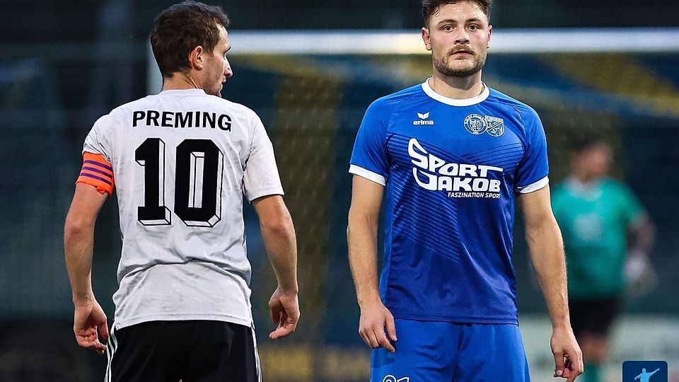 Verdutzte Blicke: Die SG Preming um Kapitän Andreas Huber (li.) hat gegen die SG Altreichenau/Hintereben nach einer 4:0- und 5:1-Führung noch verloren. Damit haben die Preminger zum zweiten Mal binnen einer Woche einen 4:0-Vorsprung noch verdaddelt.