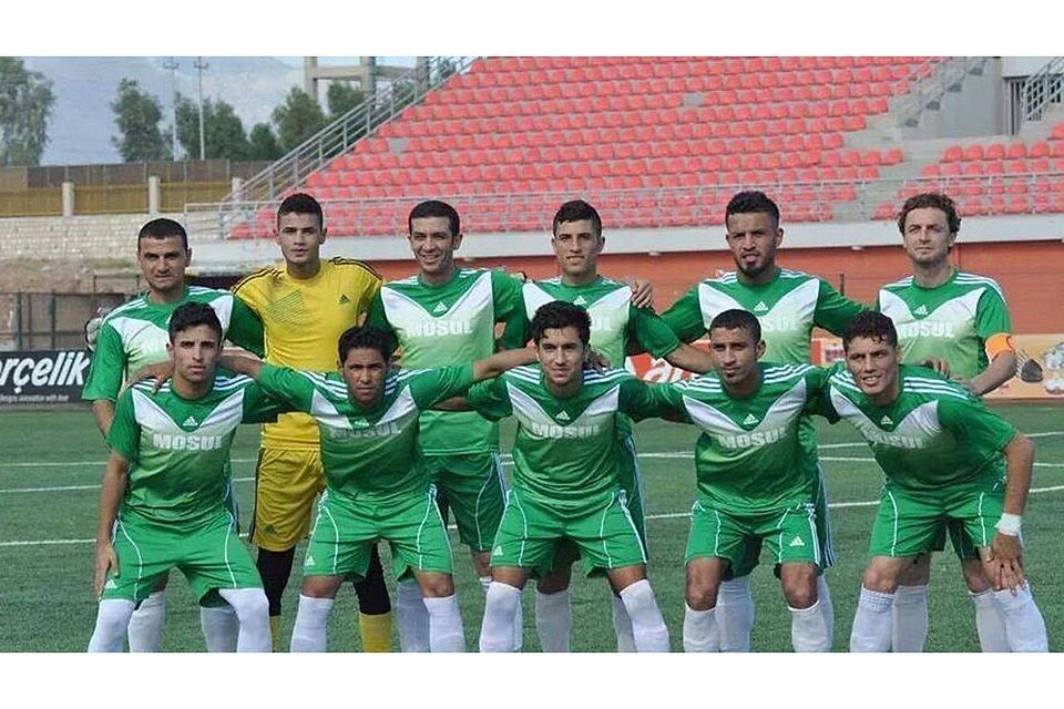 Der irakische Nationalspieler Mohanad Salim Idraee Ahmed (unten rechts) verstärkt den 1. FC Neukölln