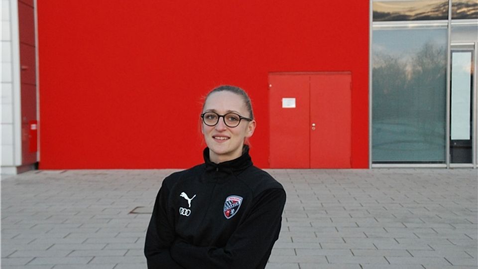 Seit fast sieben Jahren trägt Alina Mailbeck stolz das Vereinswappen des FC Ingolstadt auf der Brust.