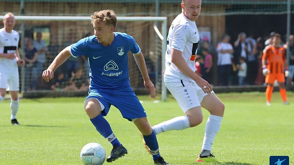 Kranzberg (blau) verpasste den Sprung in die Bezirksliga und muss erneut in der Kreisliga an den Start.