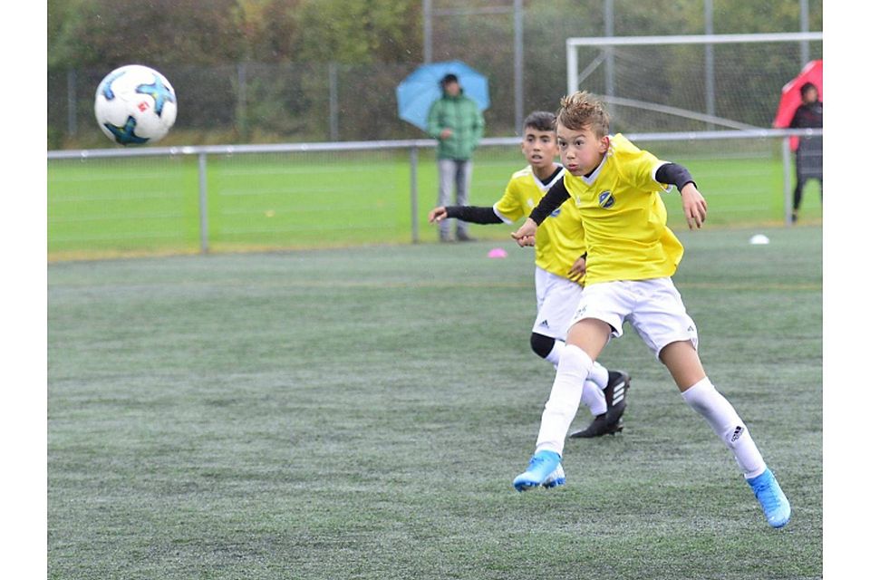 Der passt: Lazar Rodic machte mit seinem 2:0 alles klar für Planeggs D1.   Walter Wohlrab