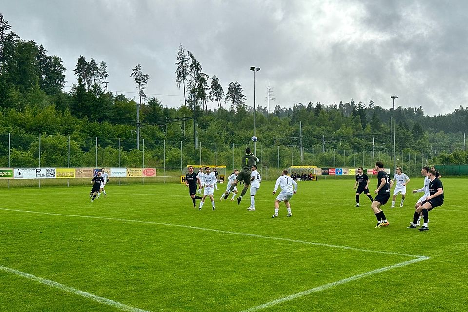 Bassersdorf gewinnt 2:1 gegen Wiesendangen und sichert sich den Klassenerhalt.