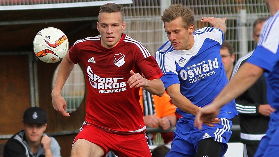 Simon Euler (li.) wechselt zum TSV Grafenau   Foto: Grübl