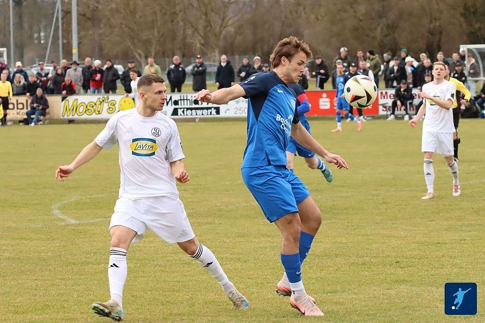 Schöne Kulisse: 475 Zuschauer wollten in der Landesliga Mitte das Nachbarschaftsduell zwischen dem FC Teisbach und der SpVgg Landshut sehen - Topwert in den Landesligen. Schöne Kulisse: 475 Zuschauer wollten in der Landesliga Mitte das Nachbarschaftsduell zwischen dem FC Teisbach und der SpVgg Landshut sehen - Topwert in den Landesligen.